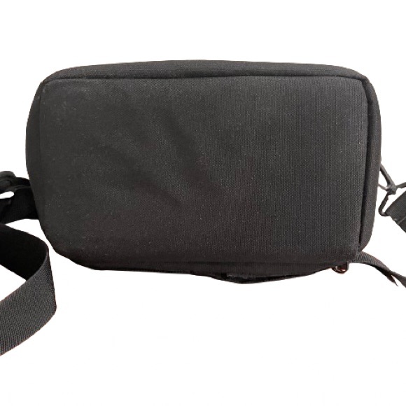 Lowepro Rezo 170 AW Camera Bag (Black) - Picture 12 of 12